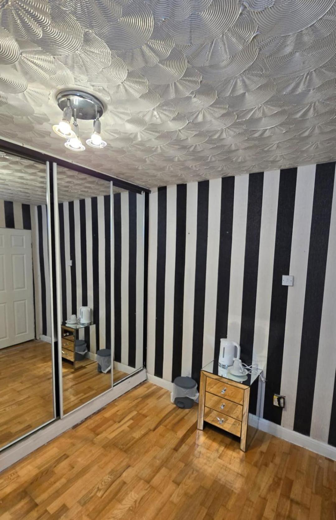 Ritchie Guest House Wigan Extérieur photo